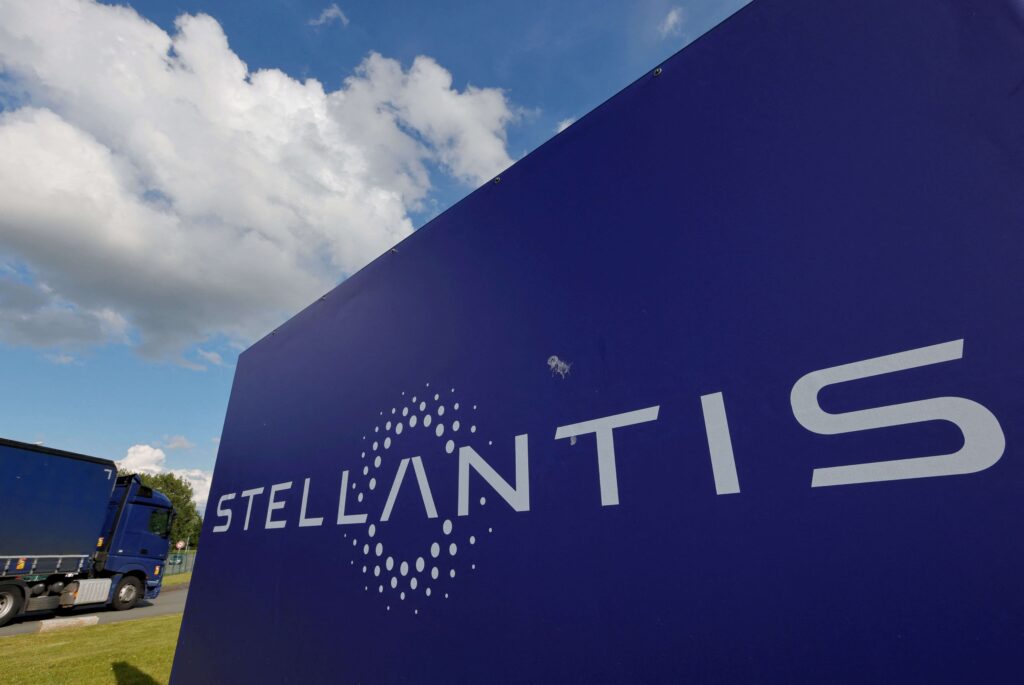 Stellantis anunciará investimentos de até R$2,5 bi em fábrica no RJ, dizem fontes