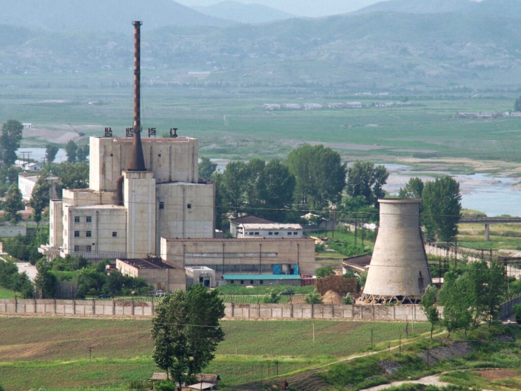 Coreia do Norte suspende reator nuclear