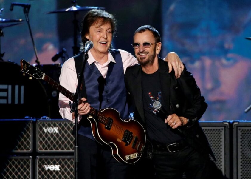 Universal Music lança música nova dos Beatles feita com IA e voz de Lennon