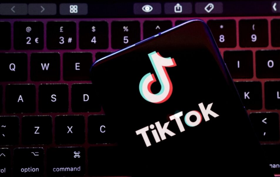 Mais usuários do TikTok recorrem ao aplicativo em busca de notícias