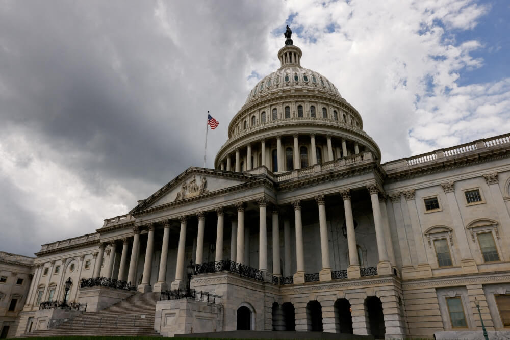 Senado dos EUA trabalha para evitar paralisação com possível votação nesta quarta-feira