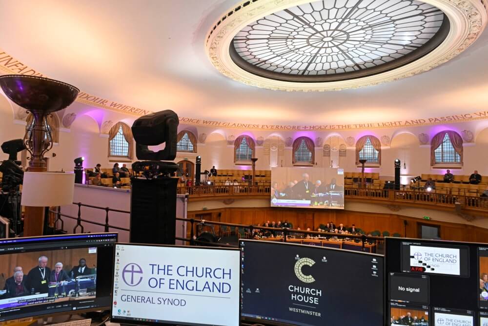 Igreja da Inglaterra apoia bênçãos para casais do mesmo sexo em caráter experimental