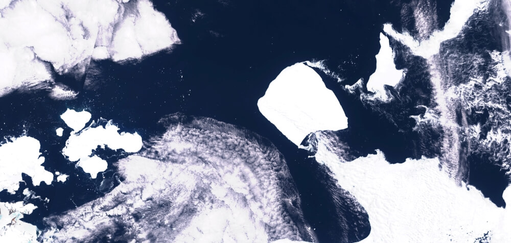 Maior iceberg do mundo se desprende e segue em direção ao oceano Antártico