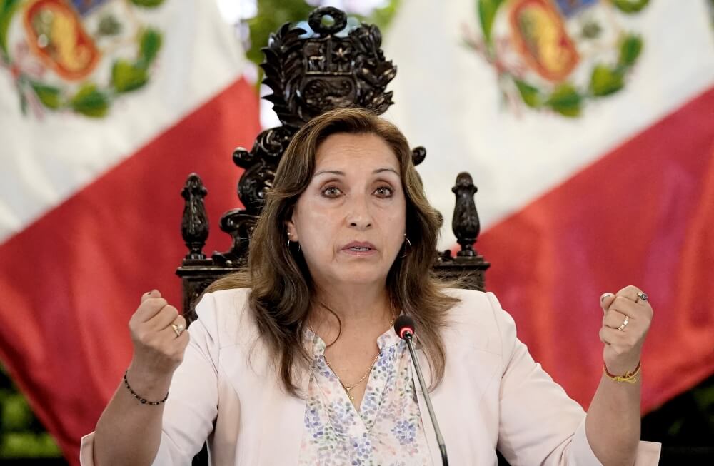 Presidente do Peru entra na mira da procuradoria-geral por morte de manifestantes