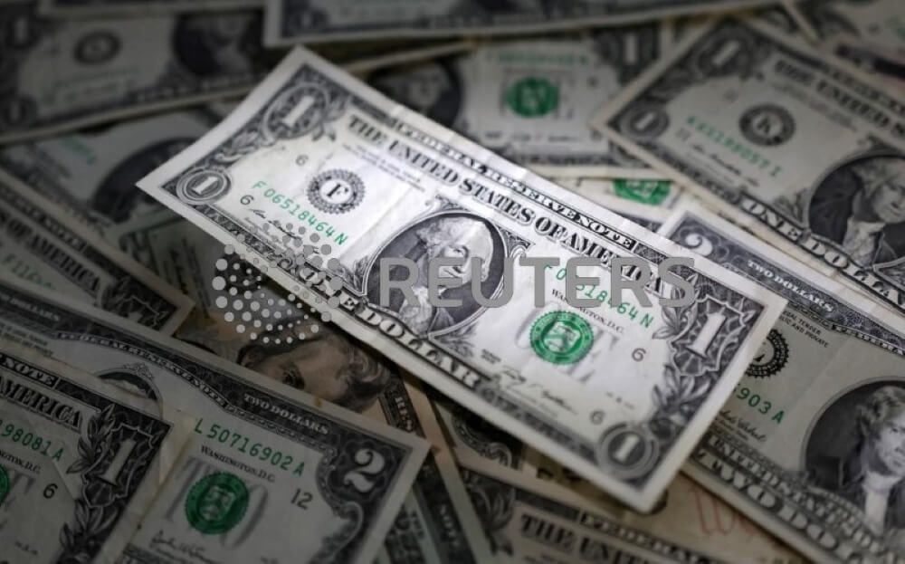 Dólar atinge R$5 com temores fiscais e perspectiva de juros nos EUA em foco