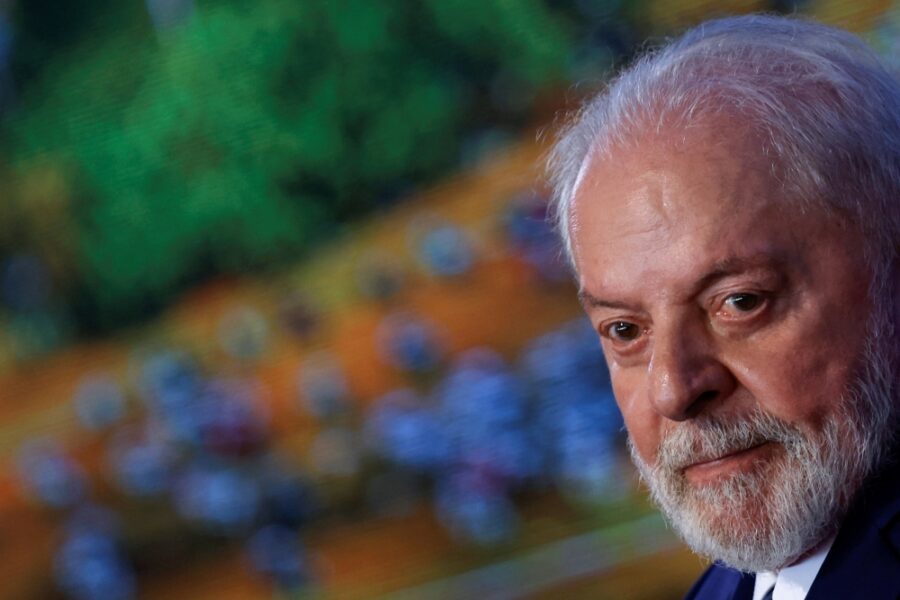 Governo fará mudanças para isentar de IR quem ganha até 2 salários mínimos, diz Lula