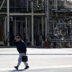 Atividade industrial do Japão desacelera queda em março, mostra PMI