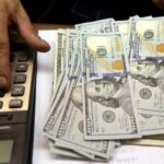 Dólar tem alta após série de perdas, com dados dos EUA em foco