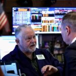Wall St tem alta com impulso da tecnologia e entusiasmo sobre balanços