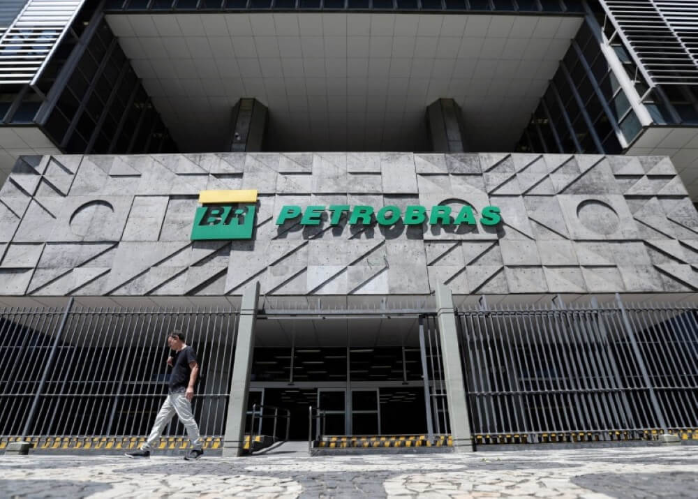 Imagem da entrada do prédio da Petrobras