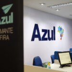 Azul diz que voos podem sofrer atrasos em meio a falha cibernética global nesta 6ª