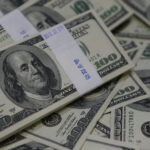 Dólar dispara contra real e ultrapassa R$5,80 com temores de recessão nos EUA