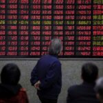 Ações da China oscilam pouco em meio à baixa confiança dos investidores