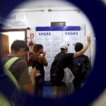 Taxa de desemprego no Brasil cai a 6,6% no tri até agosto, mínima desde fim de 2014