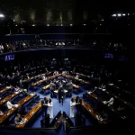 Senado aprova projeto que restringe acesso ao BPC e limita aumento real do mínimo