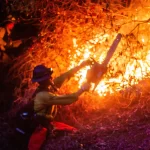 Los Angeles corre para conter os incêndios florestais antes do retorno dos ventos fortes