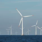 Brasil tem condição de fazer leilão de áreas para eólica offshore em 2025, diz ABEEólica