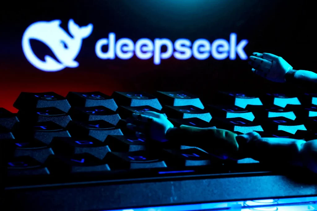 Imagem representativa da marca Deepseek, com um teclado iluminado em azul e mãos estilizadas sobre as teclas, simbolizando interatividade tecnológica.