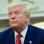 Trump planeja multar imigrantes em US$998 ao dia se não deixarem EUA após ordem de deportação