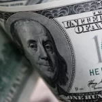 Dólar tem leve baixa enquanto mercados ponderam sobre tarifas e preços do petróleo