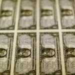 Dólar sobe com especulação sobre pacote de gastos apesar de negativa de Haddad