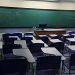 Ações de educação recuam com receio sobre efeito de novas regras para EaD em margens