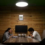 IA representa ameaça maior para trabalho das mulheres do que para homens, diz relatório