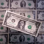 Dólar fraco reforça papel como financiador de operações de “carry trade”