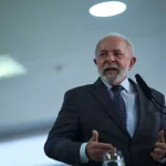 Lula pede pressa em regulação de redes sociais, seja pelo Congresso ou pelo STF