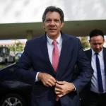 Haddad diz que há espaço para calibrar IOF se medidas fiscais avançarem, mas adia anúncio