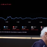 Ibovespa recua com Petrobras e Itaú entre maiores pressões e medidas fiscais no radar