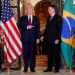 Trump impõe tarifa de 50% ao Brasil e vincula com tratamento dado a Bolsonaro
