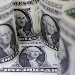 Dólar tem leve baixa na abertura com política comercial dos EUA em foco