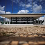 AGU ingressa com ação no STF contra derrubada de aumento do IOF pelo Congresso