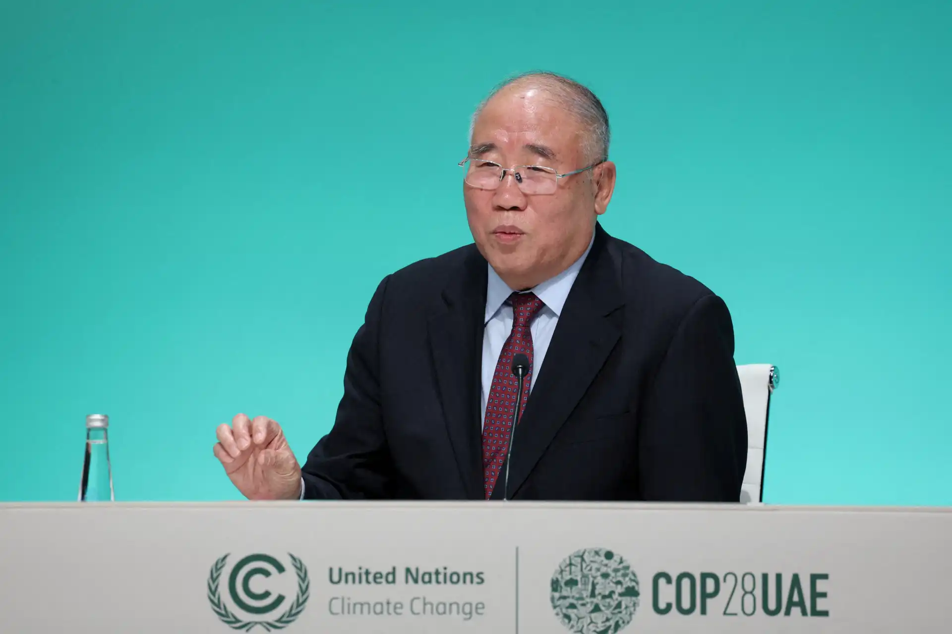 Ban Ki-moon, ex-secretário-geral da ONU, participando da conferência sobre mudanças climáticas na COP28 nos Emirados Árabes Unidos.