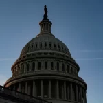 Senado dos EUA votará planos para encerrar paralisação sem expectativa de aprovação
