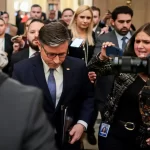 Câmara dos EUA aprova medida para forçar divulgação dos arquivos de Epstein por 427 votos a 1