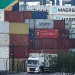 Superávit comercial do Brasil cai 13% em novembro, quase em linha com estimativas