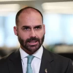 Câmara declara perda do mandato de Eduardo Bolsonaro e Ramagem