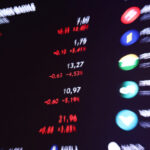 Ibovespa dispara mais de 3%, renova máximas e encosta em 172 mil pontos com estrangeiros