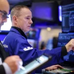 Wall Street avança com investidores animados com alívio tarifário e dados positivos