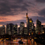 Confiança econômica da zona do euro tem queda e pressões sobre preços disparam