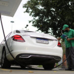 Governo anuncia subvenção à gasolina e extensão de benefício ao diesel