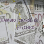 Dólar fecha em alta no Brasil com exterior no radar