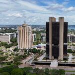 Analistas passam a ver outro corte na Selic este ano, estimativa para inflação se aproxima de 5% Analistas passam a ver outro corte na Selic este ano, estimativa para inflação se aproxima de 5%