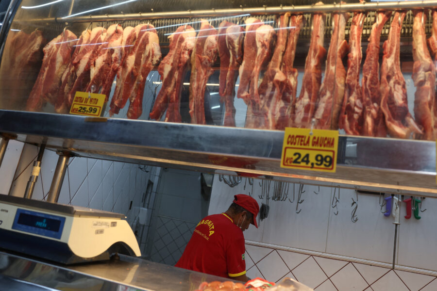 UE diz que suspenderá importações de carne do Brasil a partir de 3 de setembro