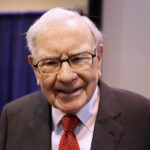 Warren Buffett deixa cargo de presidente do conselho da Berkshire; Howard Buffett assume