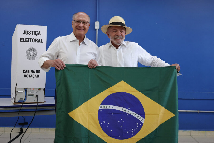 EXCLUSIVO-Lula avalia anunciar Alckmin ministro da Fazenda em tentativa de virada no 2º turno