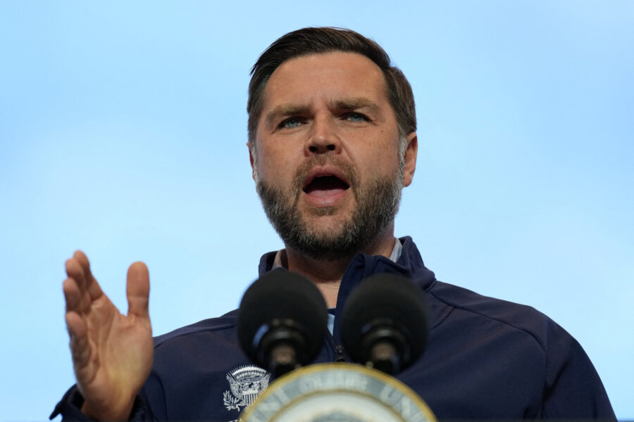 EXCLUSIVO-JD Vance diz que Irã precisa reduzir enriquecimento de urânio para pôr fim à guerra