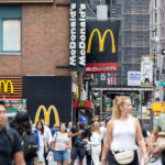 Processo contra McDonald’s nos EUA por precificação baseada em IA levanta novas questões